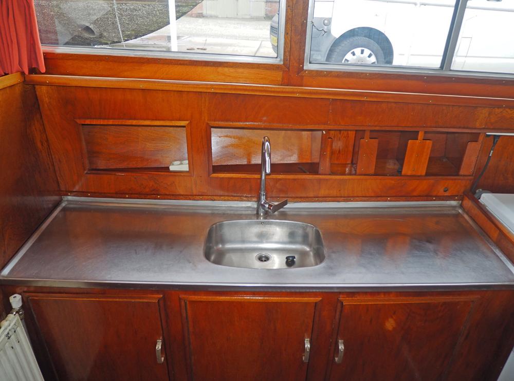 Cabin en avant, H&eacute;bergements